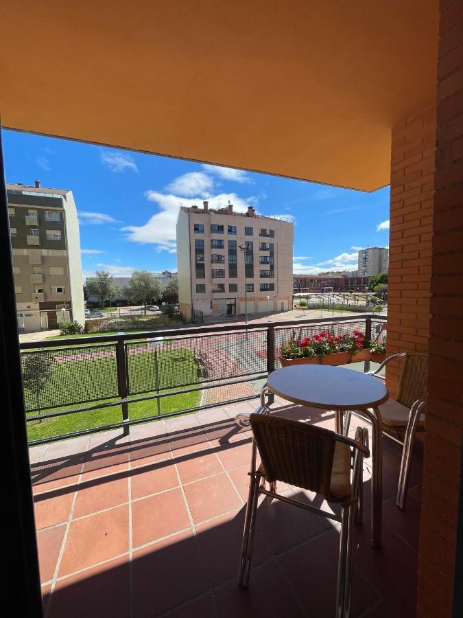 Hostal Santiago 2 Burgos Bagian luar foto