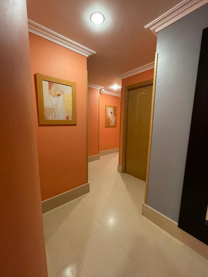 Hostal Santiago 2 Burgos Bagian luar foto