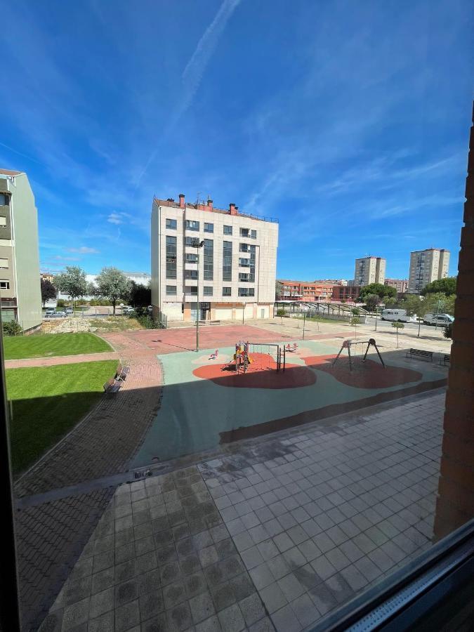 Hostal Santiago 2 Burgos Bagian luar foto