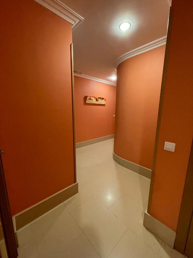 Hostal Santiago 2 Burgos Bagian luar foto