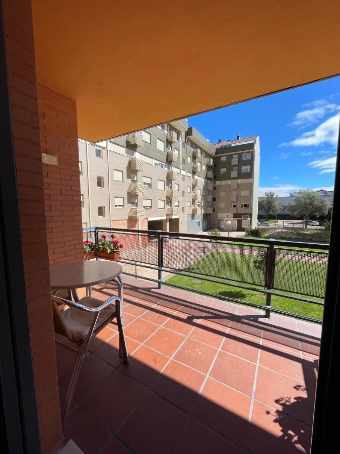 Hostal Santiago 2 Burgos Bagian luar foto